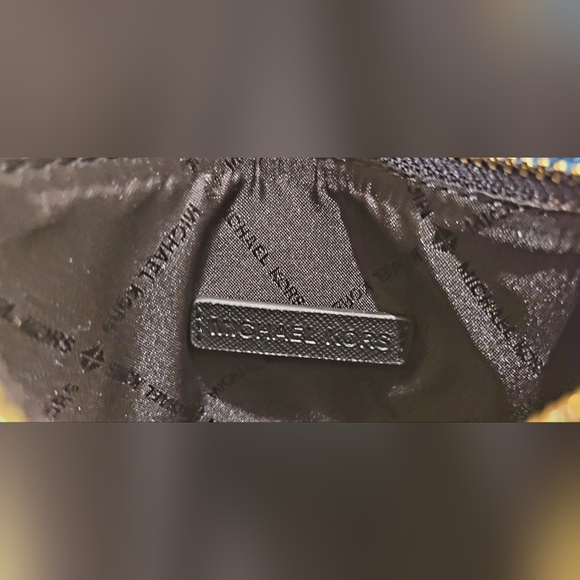 NWOT- Michael Kors Flower Wristlet Wallet - Picture 5 of 7